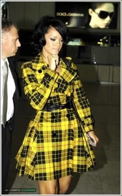 Poze - Admin - ..:: Rihanna ::..