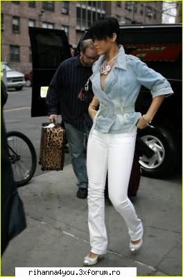 Poze - Admin - ..:: Rihanna ::..