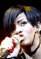 Poze - ChUpA ChUpS - ..:: Rihanna ::..
