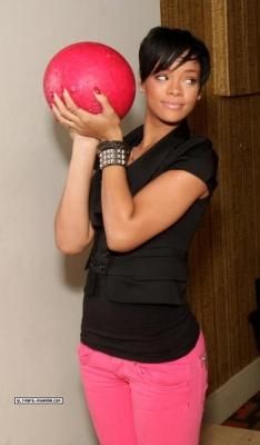 Poze - ***Winnie-Any*** - ..:: Rihanna ::..